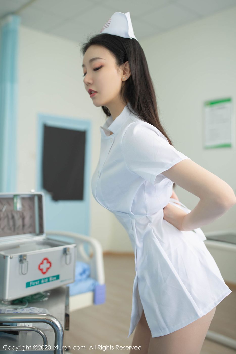 [XiuRen秀人网] 美女模特安然Maleah护士制服+内衣诱惑写真 No.2181