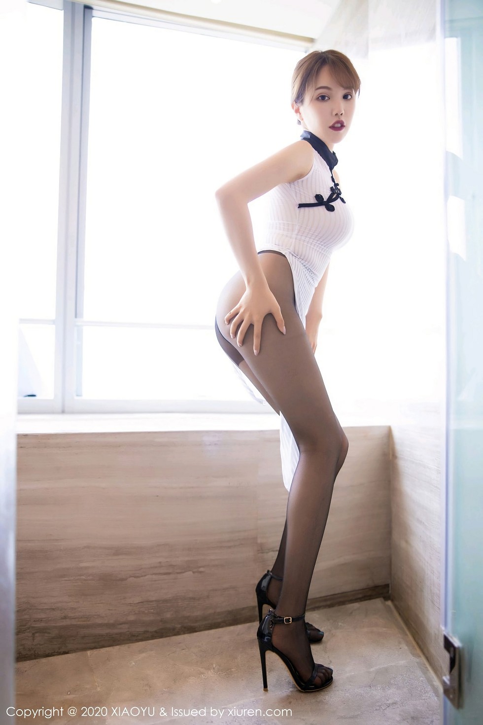 [XiaoYu画语界]Vol.434_女神黄乐然私房高开礼裙半脱露豪乳无内黑丝裤袜极致魅惑写真125P