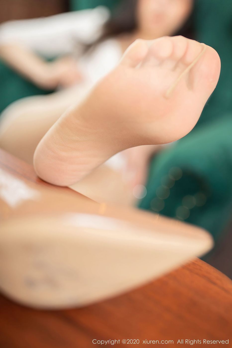 [XiuRen秀人网] 美女模特安然Maleah火车上的故事主题性感写真 No.2430