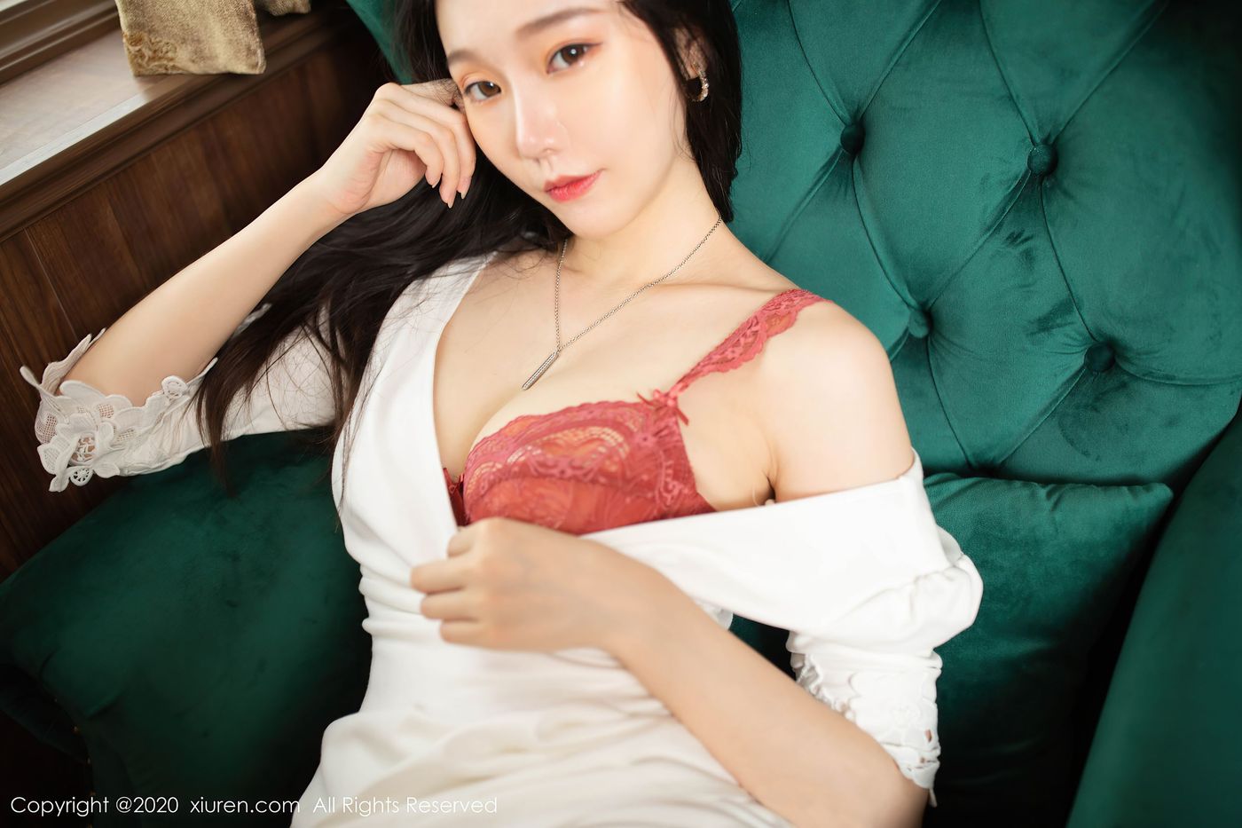 [XiuRen秀人网] 美女模特安然Maleah火车上的故事主题性感写真 No.2430