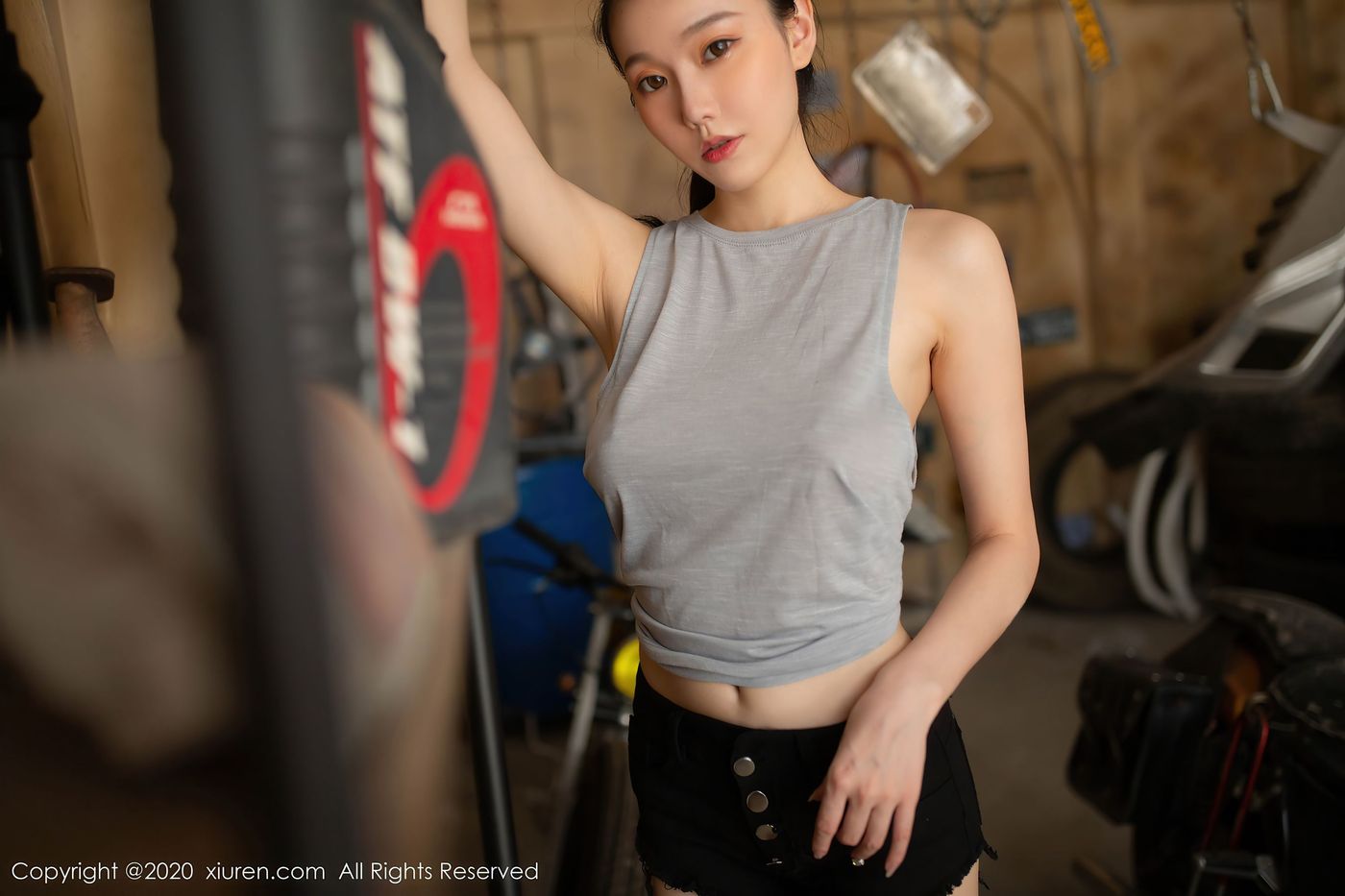 [XiuRen秀人网] 美女模特安然Maleah汗湿的修理工主题娇媚写真 No.2493