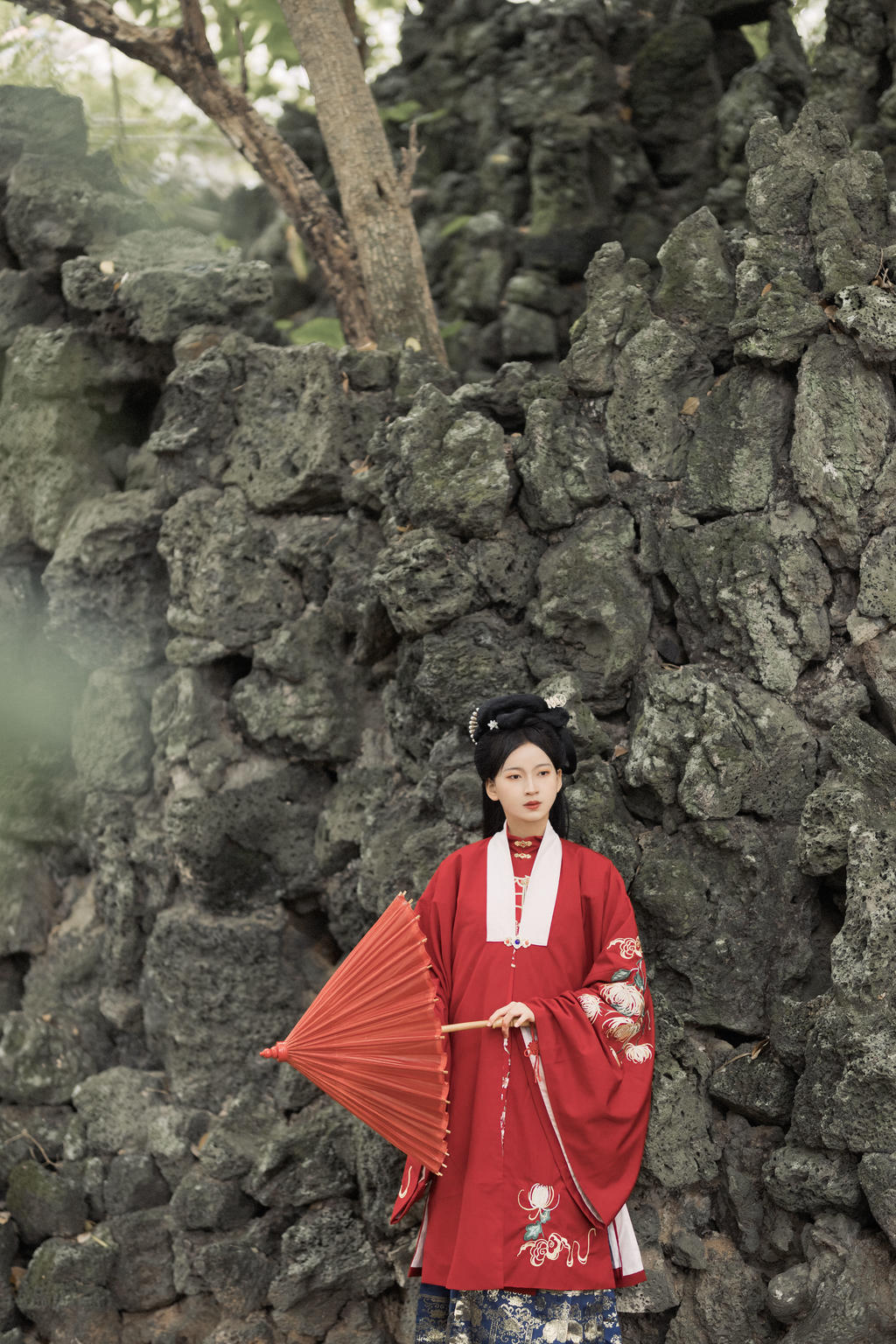 汉服美女红妆素裹婀娜多姿美图