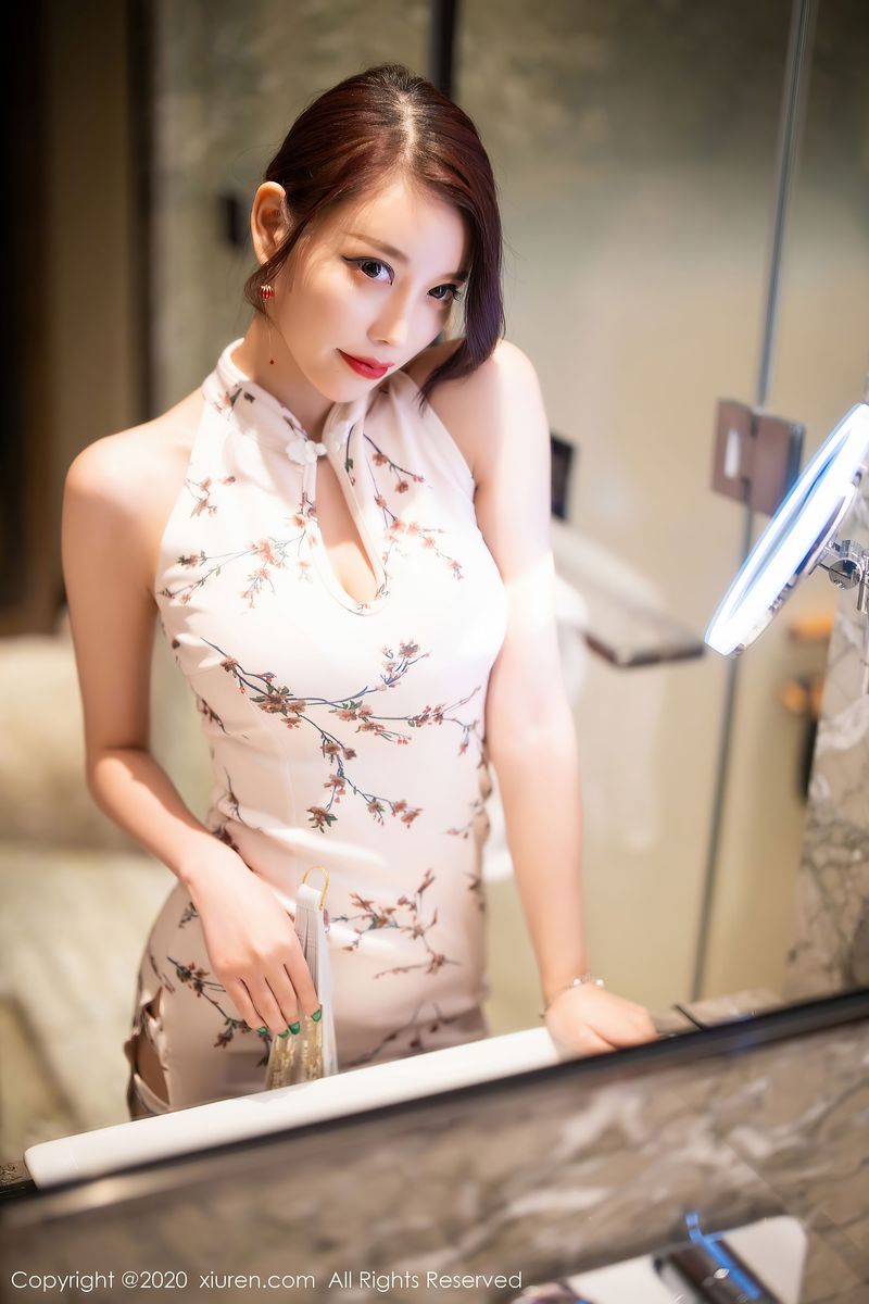[XiuRen秀人网] 性感女神杨晨晨sugar - 韵味旗袍与现代丝袜极致写真 No.2487