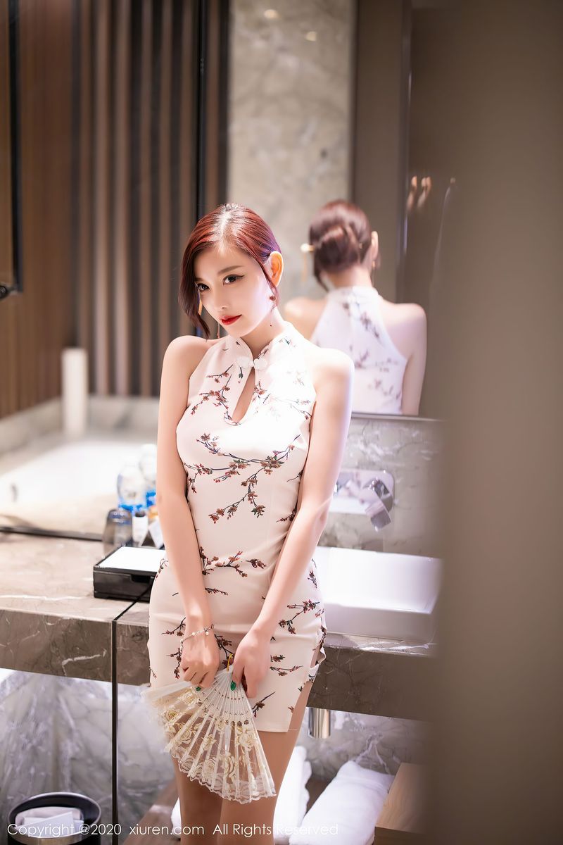 [XiuRen秀人网] 性感女神杨晨晨sugar - 韵味旗袍与现代丝袜极致写真 No.2487