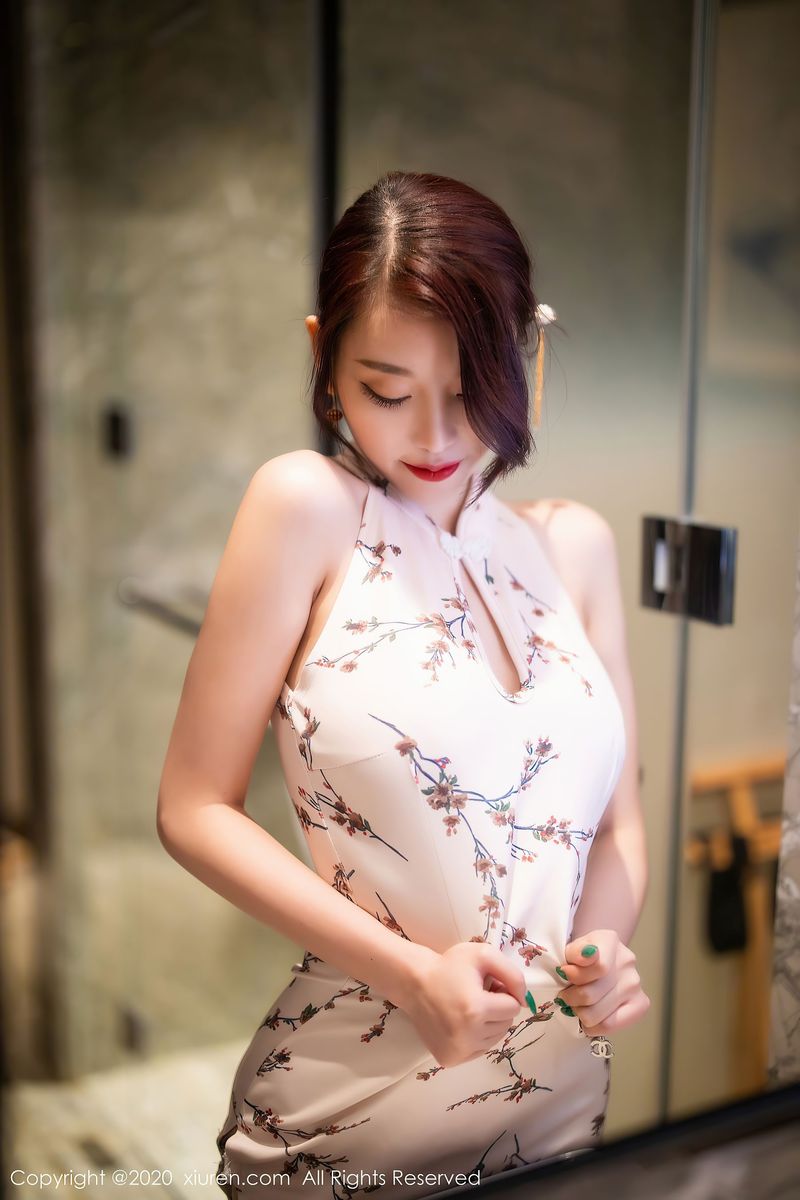 [XiuRen秀人网] 性感女神杨晨晨sugar - 韵味旗袍与现代丝袜极致写真 No.2487