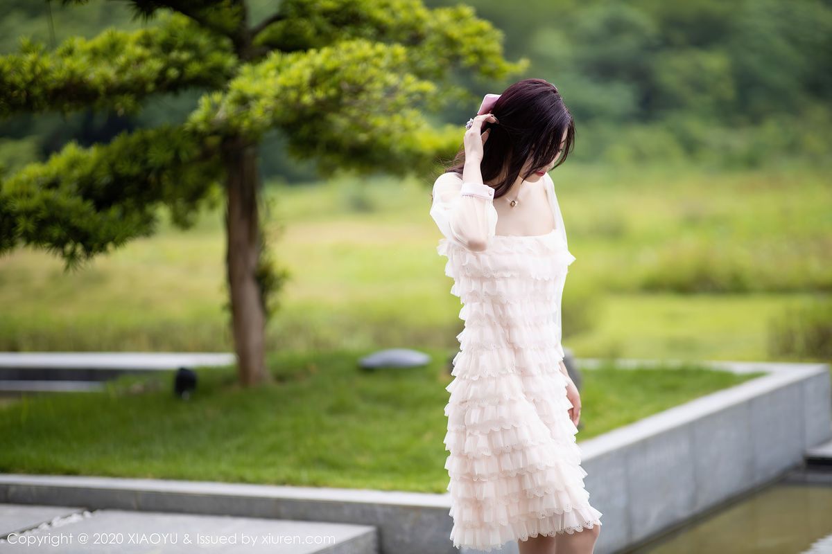 [XIAOYU语画界] 性感女神杨晨晨sugar魔鬼身材运动内衣系列阳朔旅拍 Vol.358