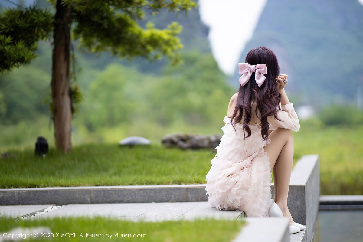 [XIAOYU语画界] 性感女神杨晨晨sugar魔鬼身材运动内衣系列阳朔旅拍 Vol.358