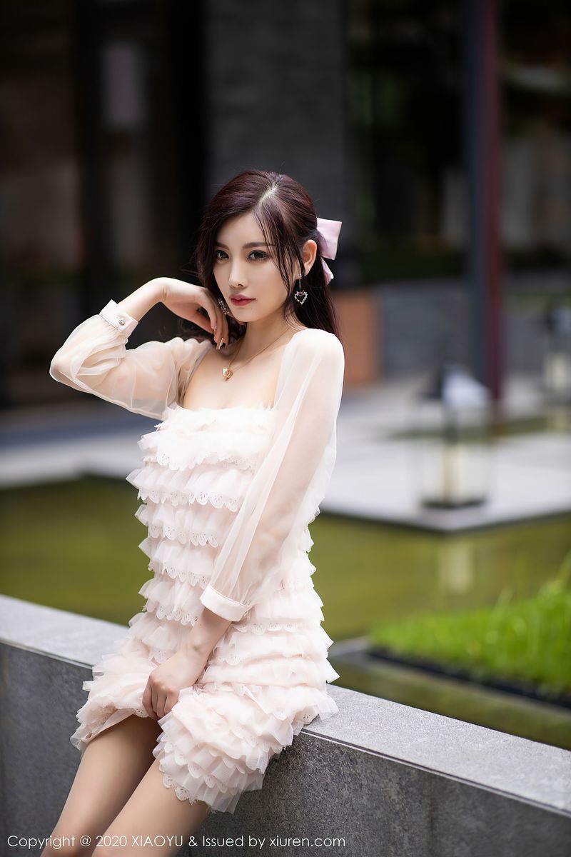 [XIAOYU语画界] 性感女神杨晨晨sugar魔鬼身材运动内衣系列阳朔旅拍 Vol.358