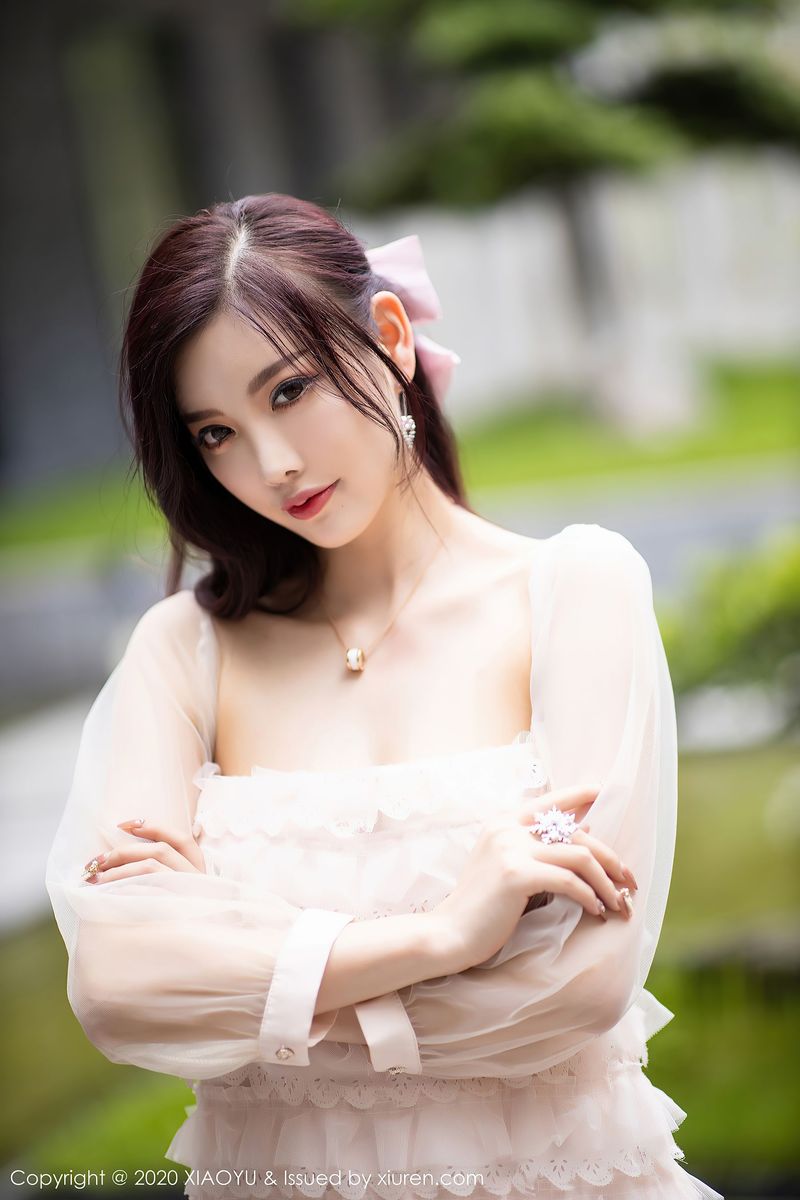 [XIAOYU语画界] 性感女神杨晨晨sugar魔鬼身材运动内衣系列阳朔旅拍 Vol.358