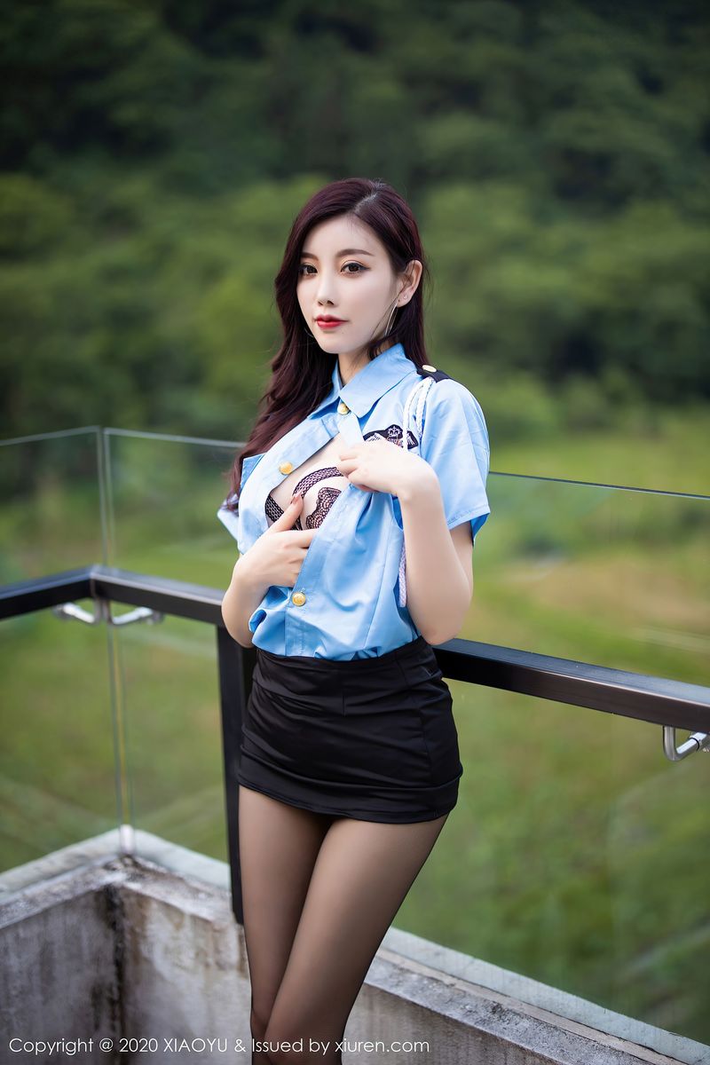 [XIAOYU语画界] 性感女神杨晨晨sugar - 黑丝美腿警花制服阳朔旅拍 Vol.381