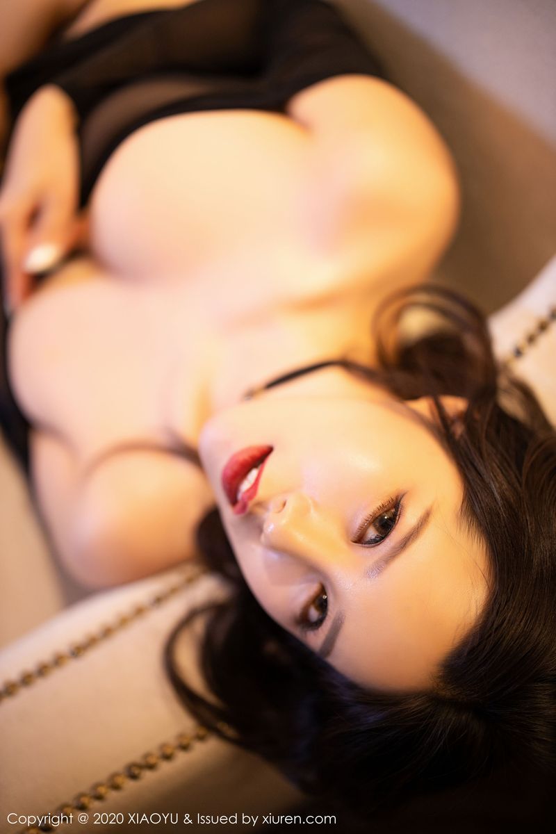 [XIAOYU语画界] 美女模特周思乔Betty黑丝美腿惹火曲线性感写真 Vol.307