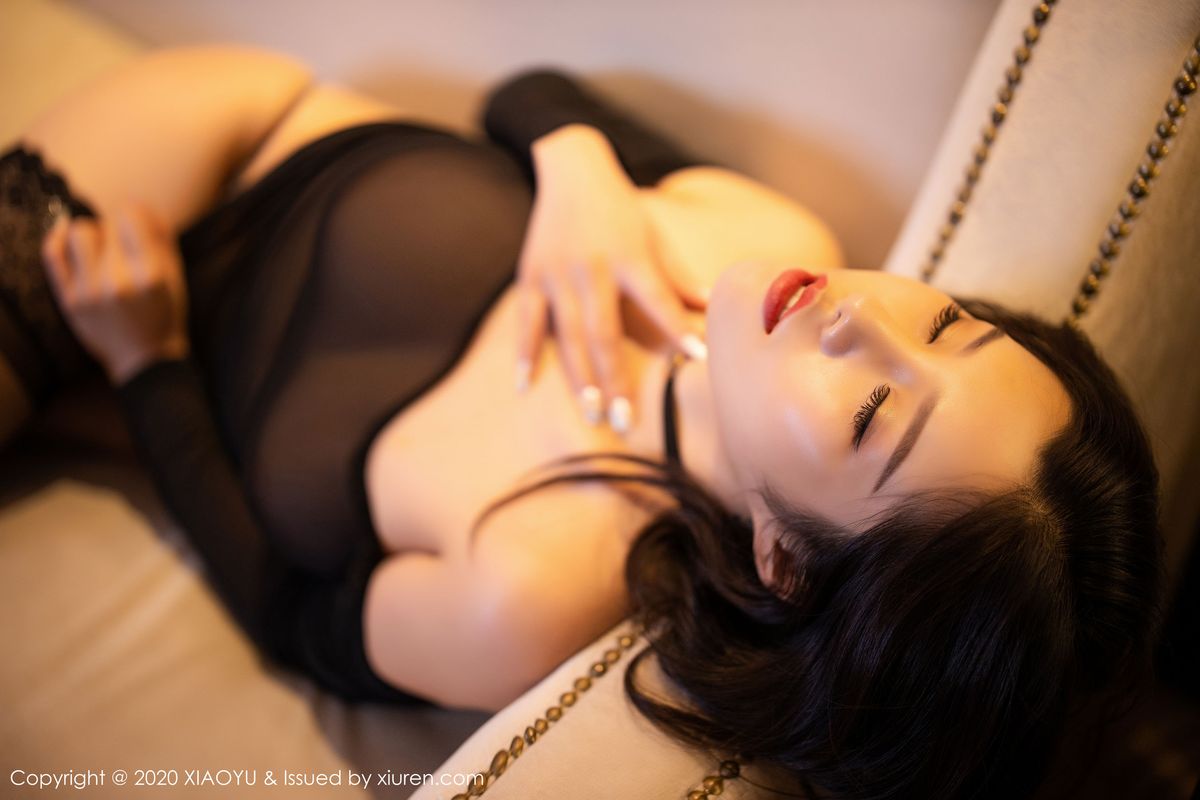 [XIAOYU语画界] 美女模特周思乔Betty黑丝美腿惹火曲线性感写真 Vol.307