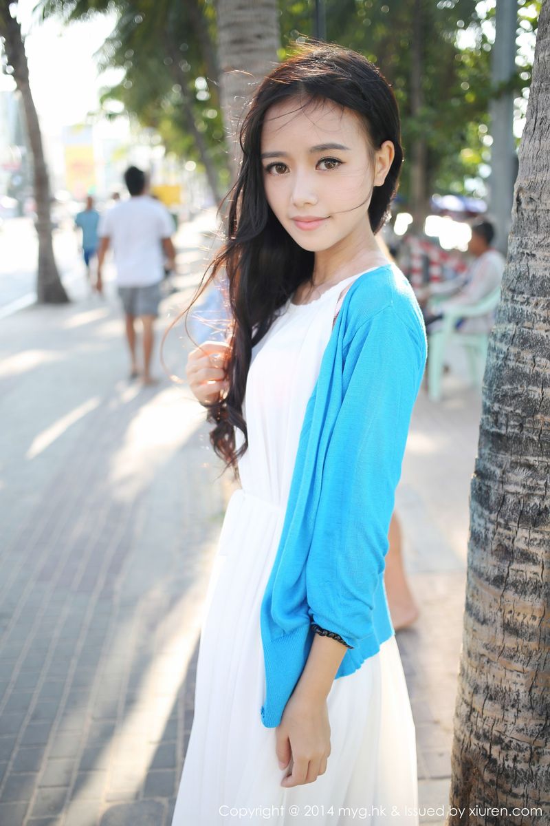 [MyGirl美媛馆] 邻家女孩toro羽住小清新白色长裙护士制服写真 Vol.086