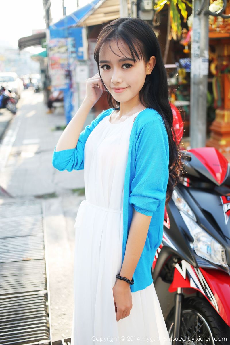 [MyGirl美媛馆] 邻家女孩toro羽住小清新白色长裙护士制服写真 Vol.086