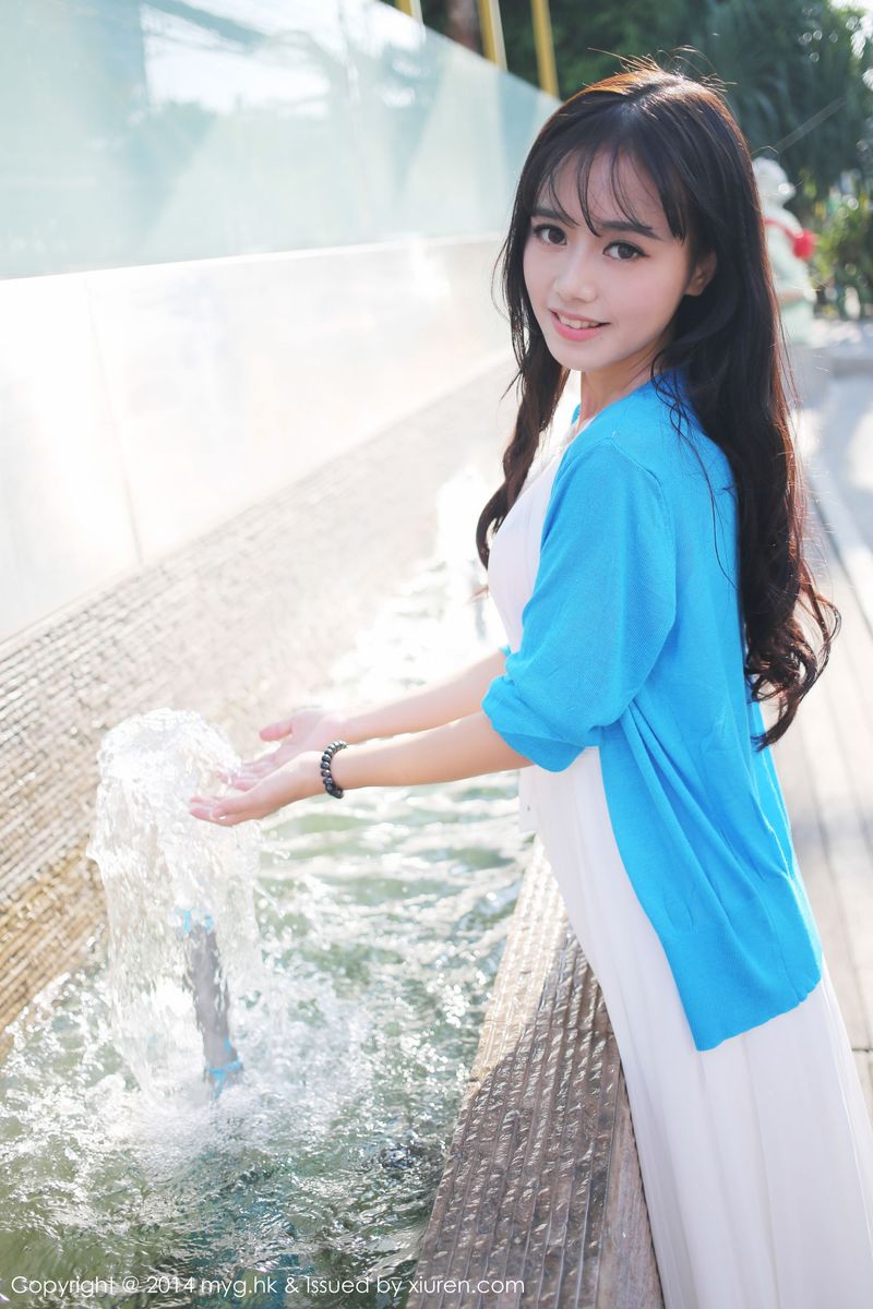 [MyGirl美媛馆] 邻家女孩toro羽住小清新白色长裙护士制服写真 Vol.086