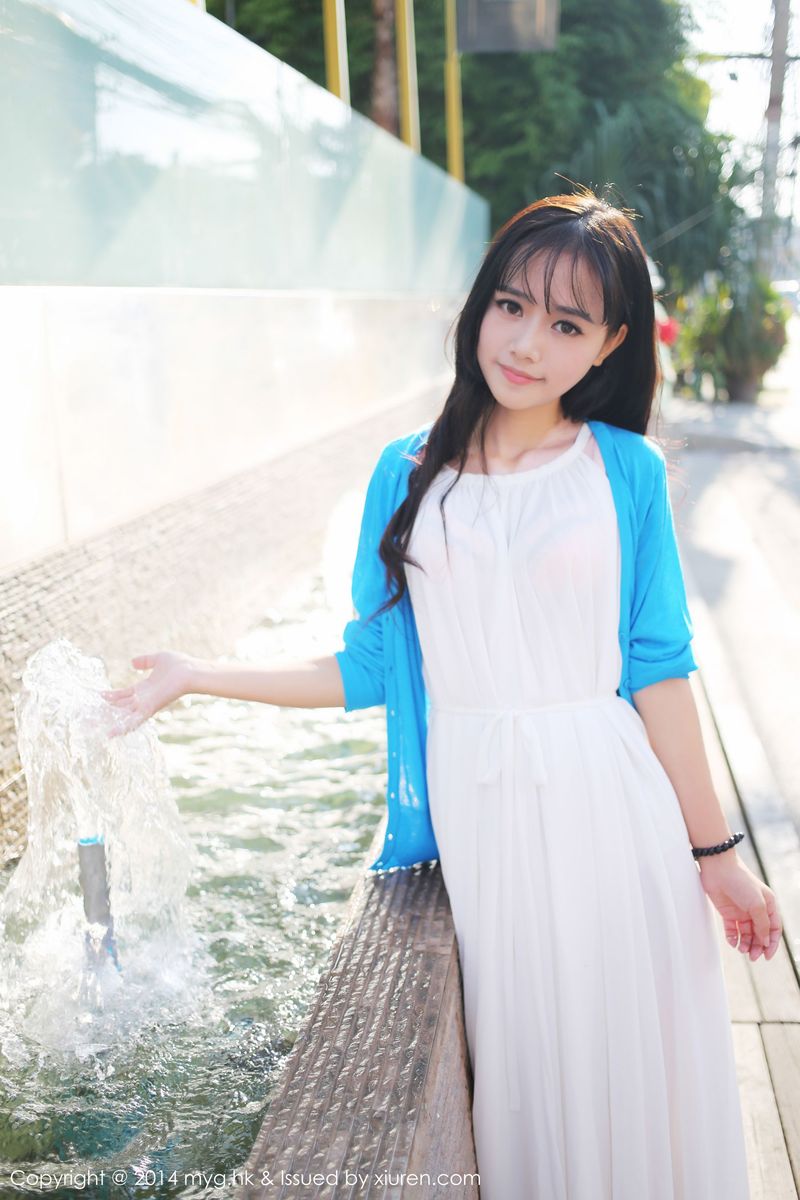 [MyGirl美媛馆] 邻家女孩toro羽住小清新白色长裙护士制服写真 Vol.086