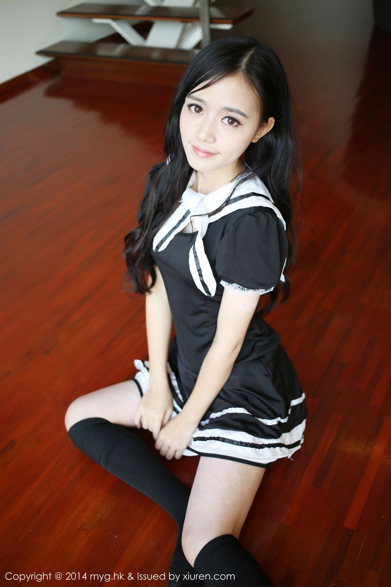 [MyGirl美媛馆] 邻家女孩toro羽住小清新白色长裙护士制服写真 Vol.086