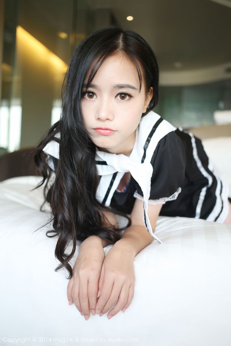 [MyGirl美媛馆] 邻家女孩toro羽住小清新白色长裙护士制服写真 Vol.086