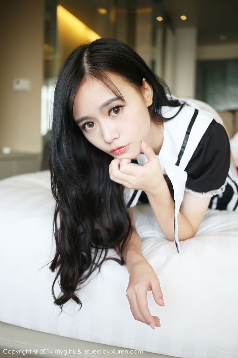 [MyGirl美媛馆] 邻家女孩toro羽住小清新白色长裙护士制服写真 Vol.086