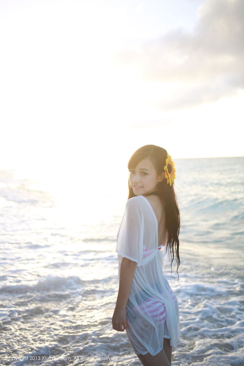 [XiuRen秀人网] 萝莉女神toro羽住腹黑贫乳腰窝美臀私房性感写真 No.056