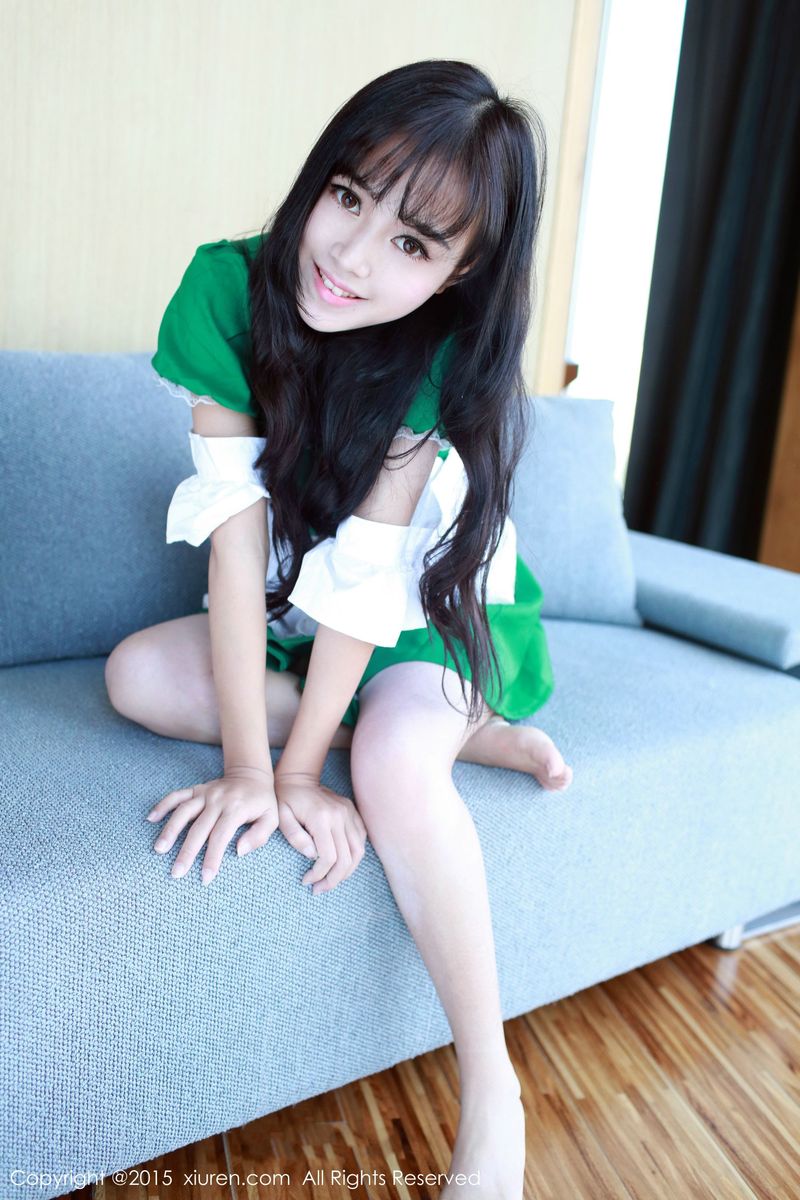 [XiuRen秀人网] 美女模特toro羽住绿色女仆制服系列泰国曼谷旅拍 No.316