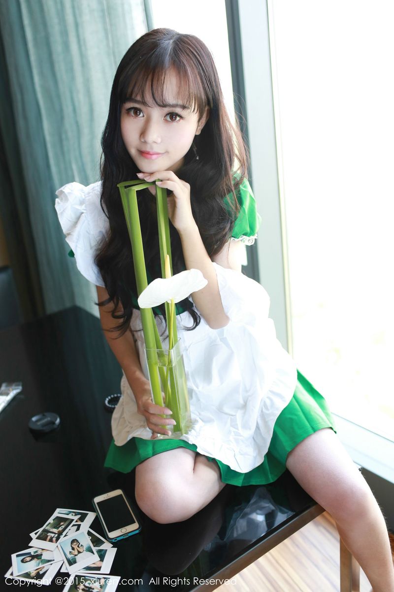[XiuRen秀人网] 美女模特toro羽住绿色女仆制服系列泰国曼谷旅拍 No.316