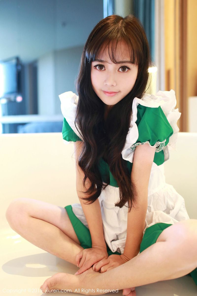 [XiuRen秀人网] 美女模特toro羽住绿色女仆制服系列泰国曼谷旅拍 No.316