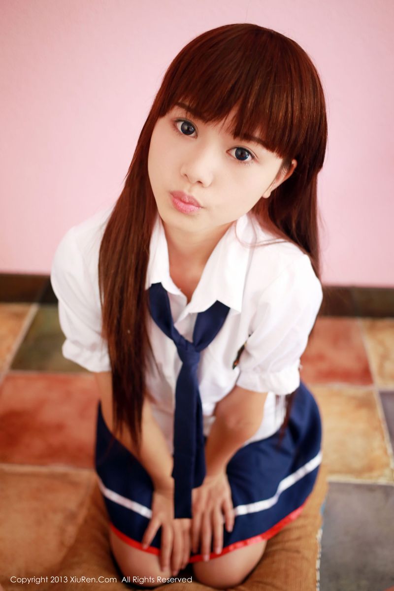 [XiuRen秀人网] 邻家女神toro羽住丝袜美腿+女仆校花装扮性感写真 No.014