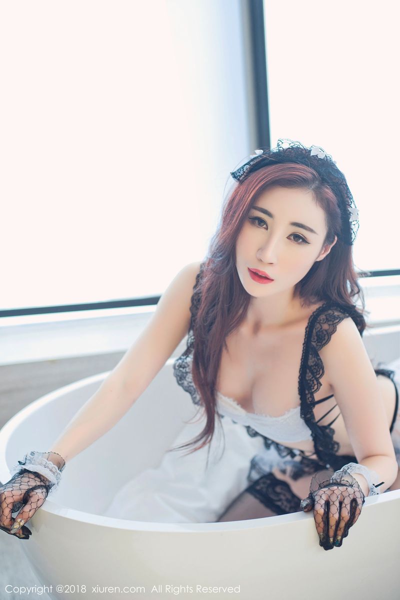 [XIUREN秀人网] 美女主播孙梦瑶V黑丝蕾丝女仆装扮浴室性感写真 No.1059