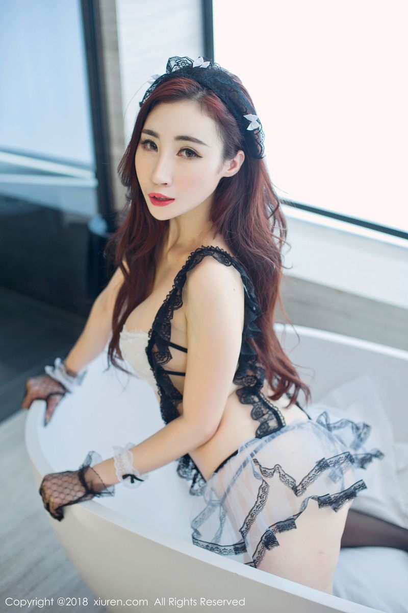 [XIUREN秀人网] 美女主播孙梦瑶V黑丝蕾丝女仆装扮浴室性感写真 No.1059