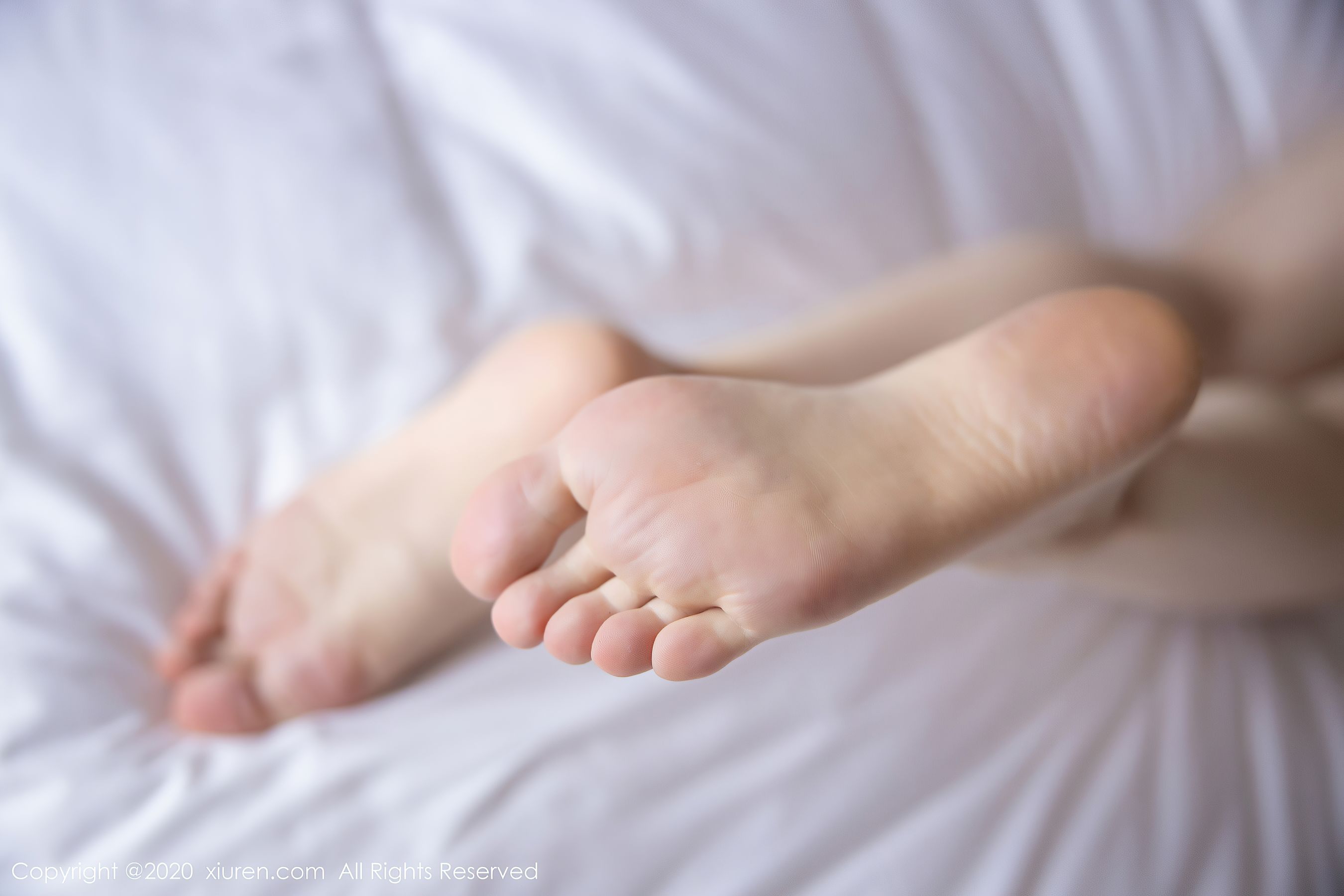 [秀人XIUREN] No.2351 梦心月 - 高挑身材下娇媚身姿