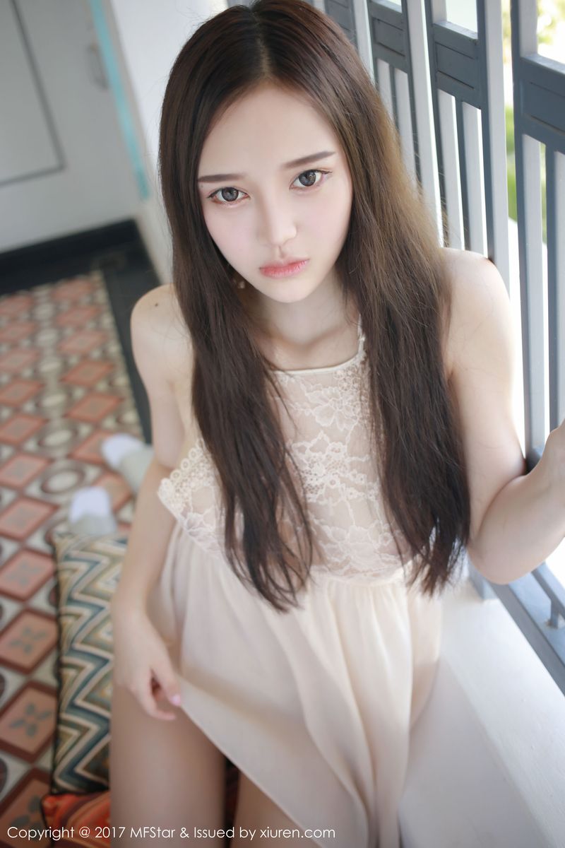 [MFStar模范学院] 性感女神唐琪儿il丝袜美腿+蕾丝睡衣冷艳写真 VOL.101