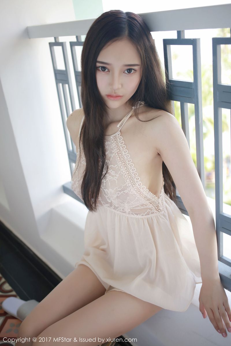 [MFStar模范学院] 性感女神唐琪儿il丝袜美腿+蕾丝睡衣冷艳写真 VOL.101
