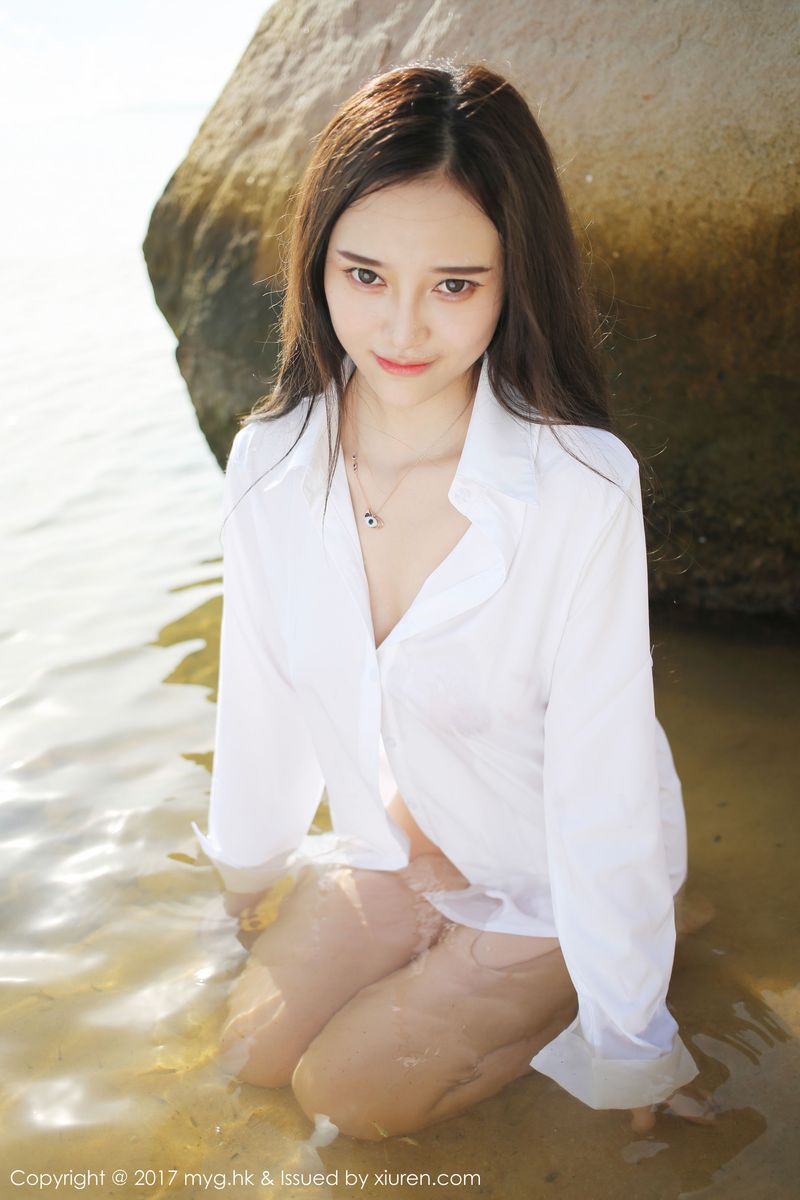 [MyGirl美媛馆] 性感女神唐琪儿il海边白衬衫+短裙系列越南旅拍 VOL.259