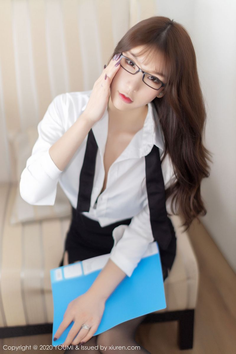 [YouMi尤蜜荟] 性感女神周于希Sandy白衬衫职场OL装扮普吉岛旅拍 Vol.408