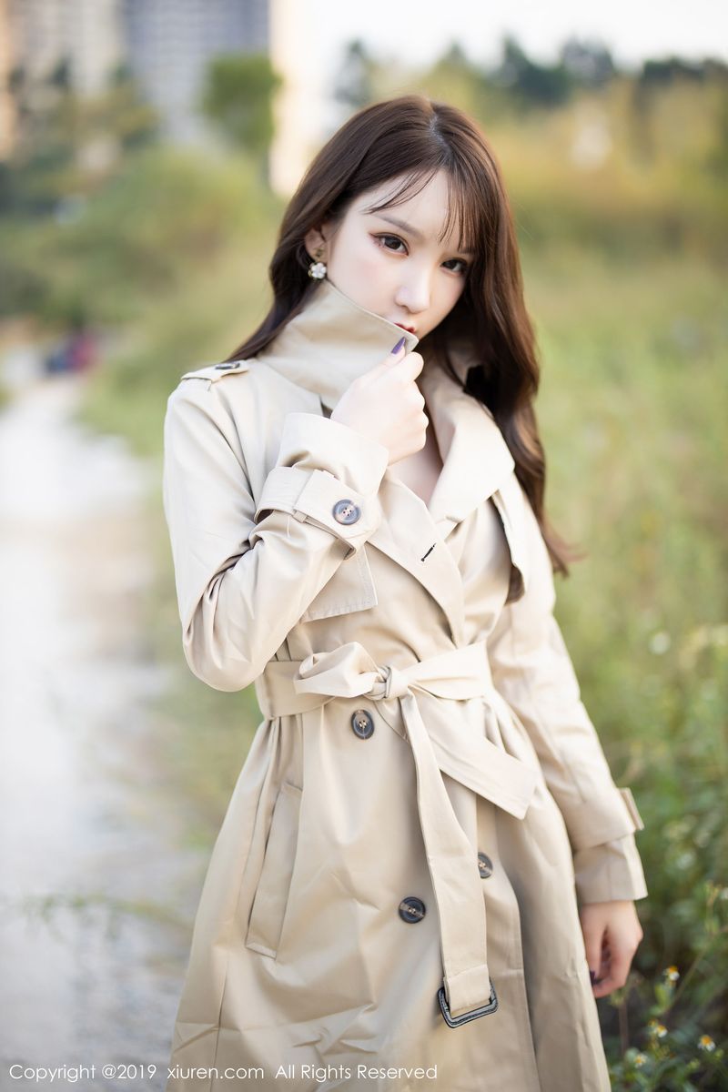 [XIUREN秀人网] 性感女神周于希Sandy黑丝吊袜+精致内衣外拍写真 No.1876