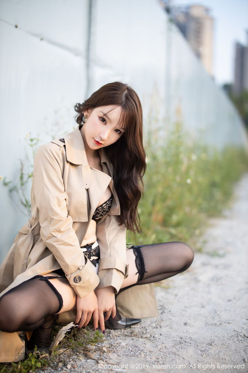 [XIUREN秀人网] 性感女神周于希Sandy黑丝吊袜+精致内衣外拍写真 No.1876