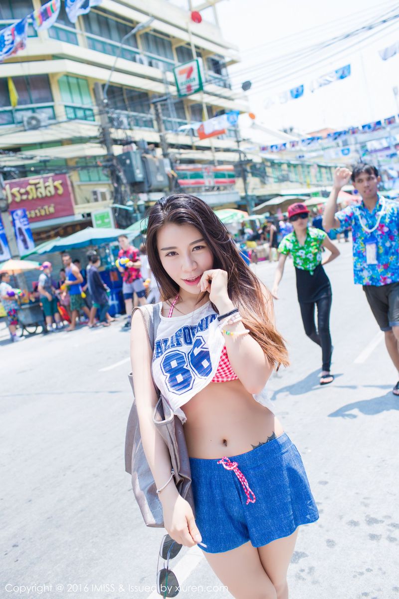 [IMiss爱蜜社] 美女模特vetiver嘉宝贝儿牛仔热裤+内衣诱惑清新街拍 Vol.126