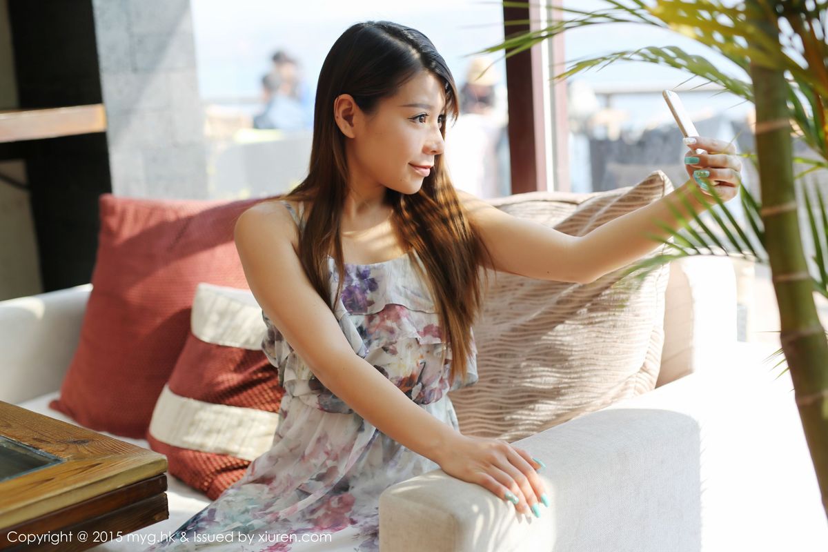 [MyGirl美媛馆] 美女模特Vetiver嘉宝贝儿唯美长裙+牛仔装小清新套图 Vol.106