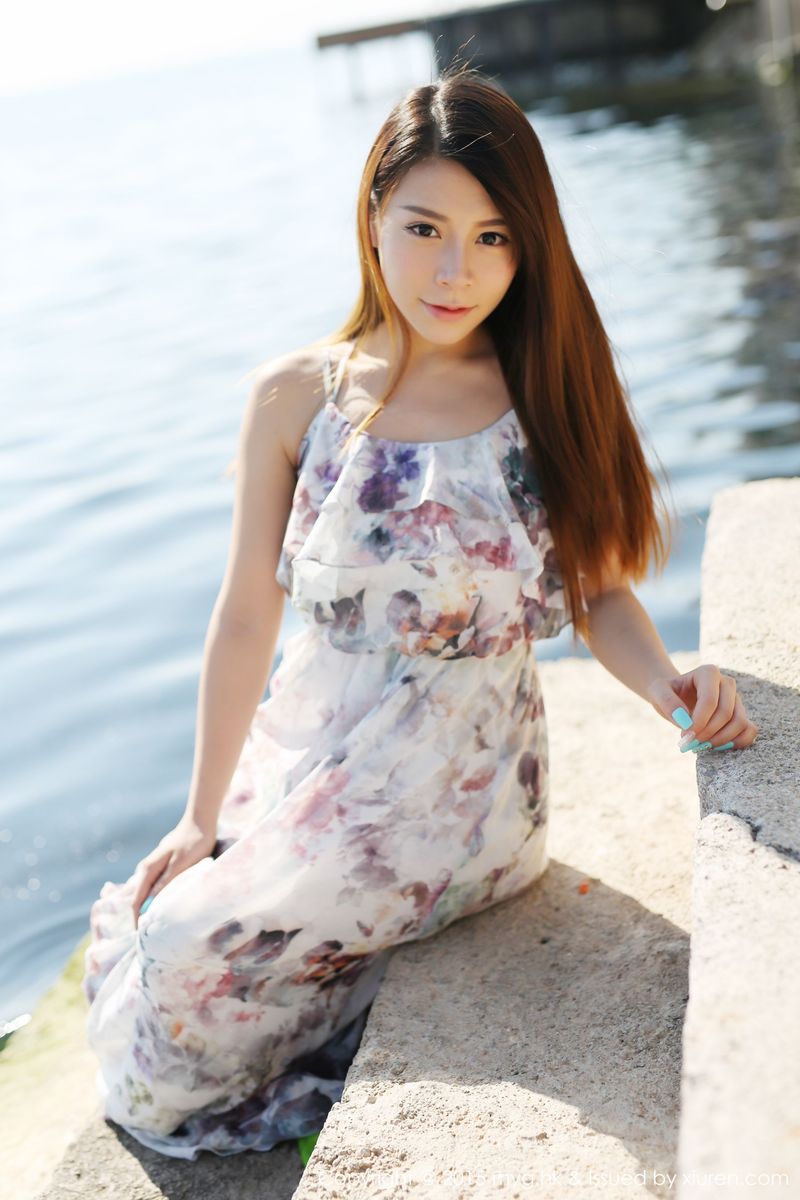 [MyGirl美媛馆] 美女模特Vetiver嘉宝贝儿唯美长裙+牛仔装小清新套图 Vol.106