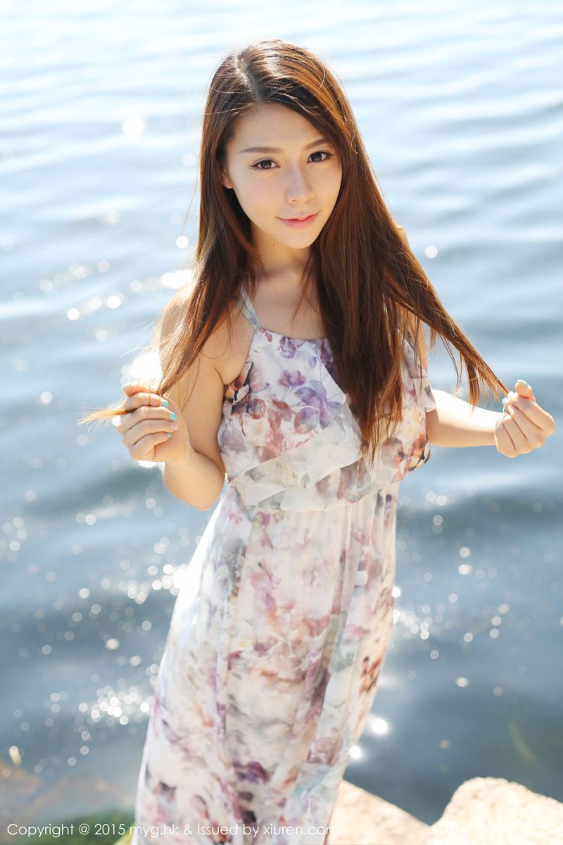 [MyGirl美媛馆] 美女模特Vetiver嘉宝贝儿唯美长裙+牛仔装小清新套图 Vol.106