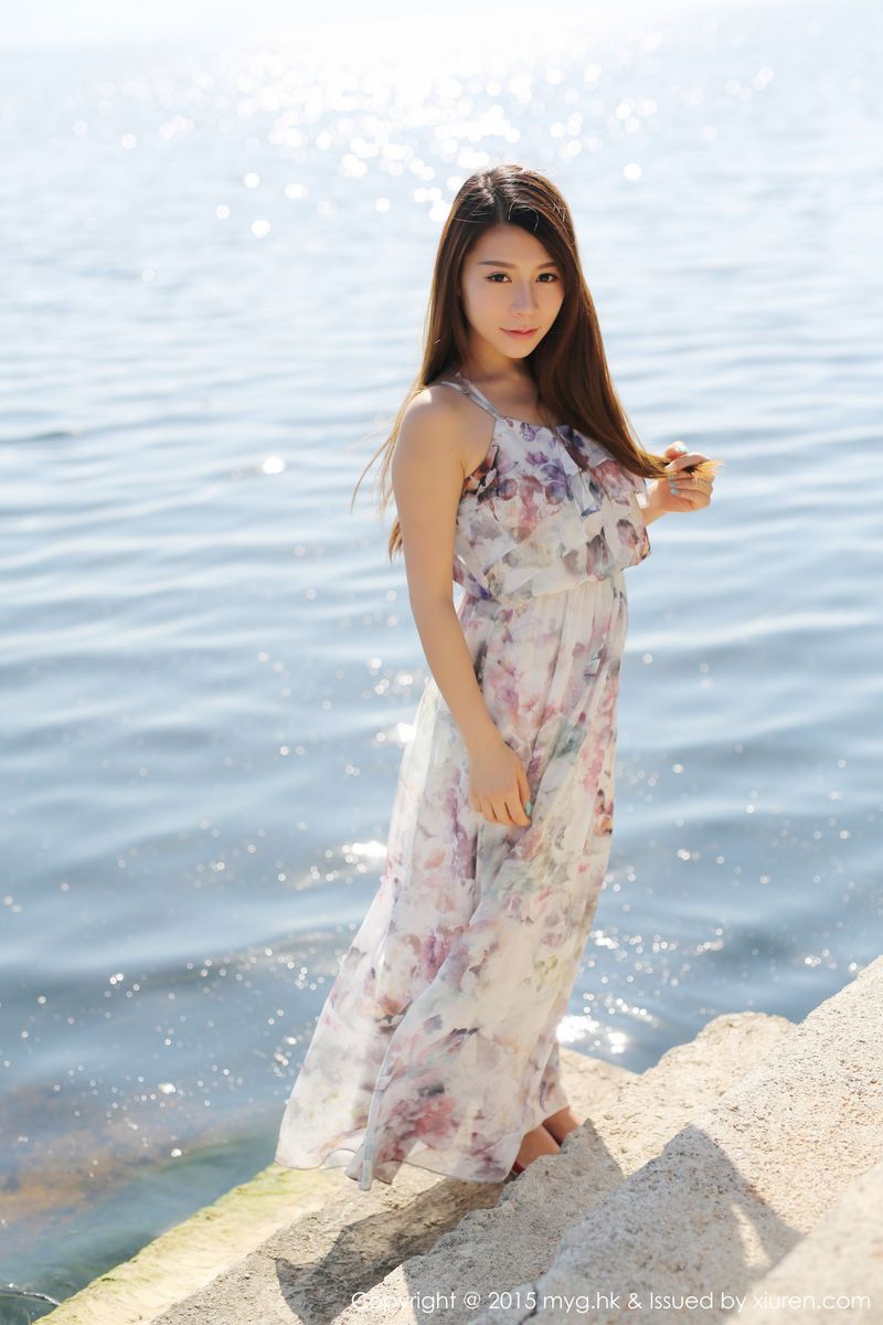 [MyGirl美媛馆] 美女模特Vetiver嘉宝贝儿唯美长裙+牛仔装小清新套图 Vol.106