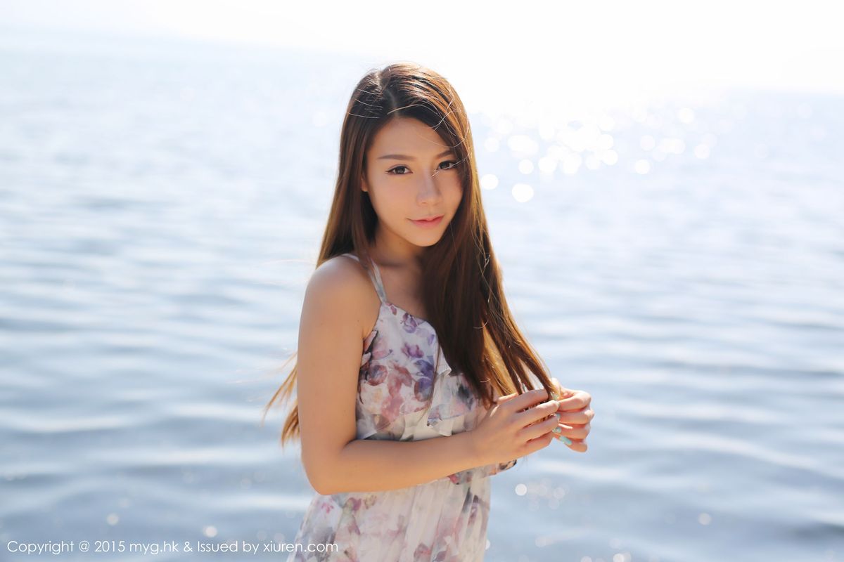 [MyGirl美媛馆] 美女模特Vetiver嘉宝贝儿唯美长裙+牛仔装小清新套图 Vol.106