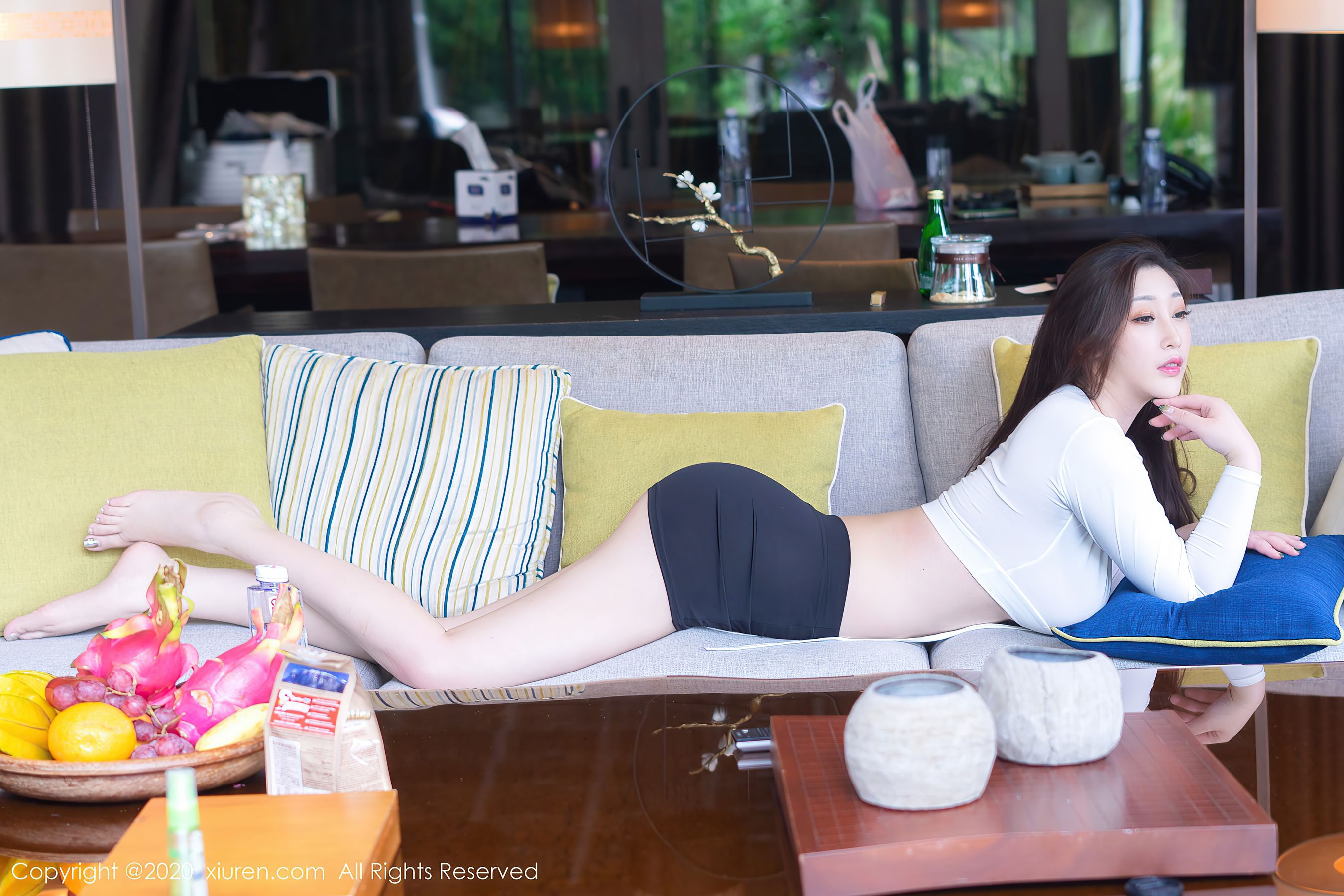 [秀人XIUREN] No.2385 妲己_Toxic - 超短服饰下的丰胸肥臀