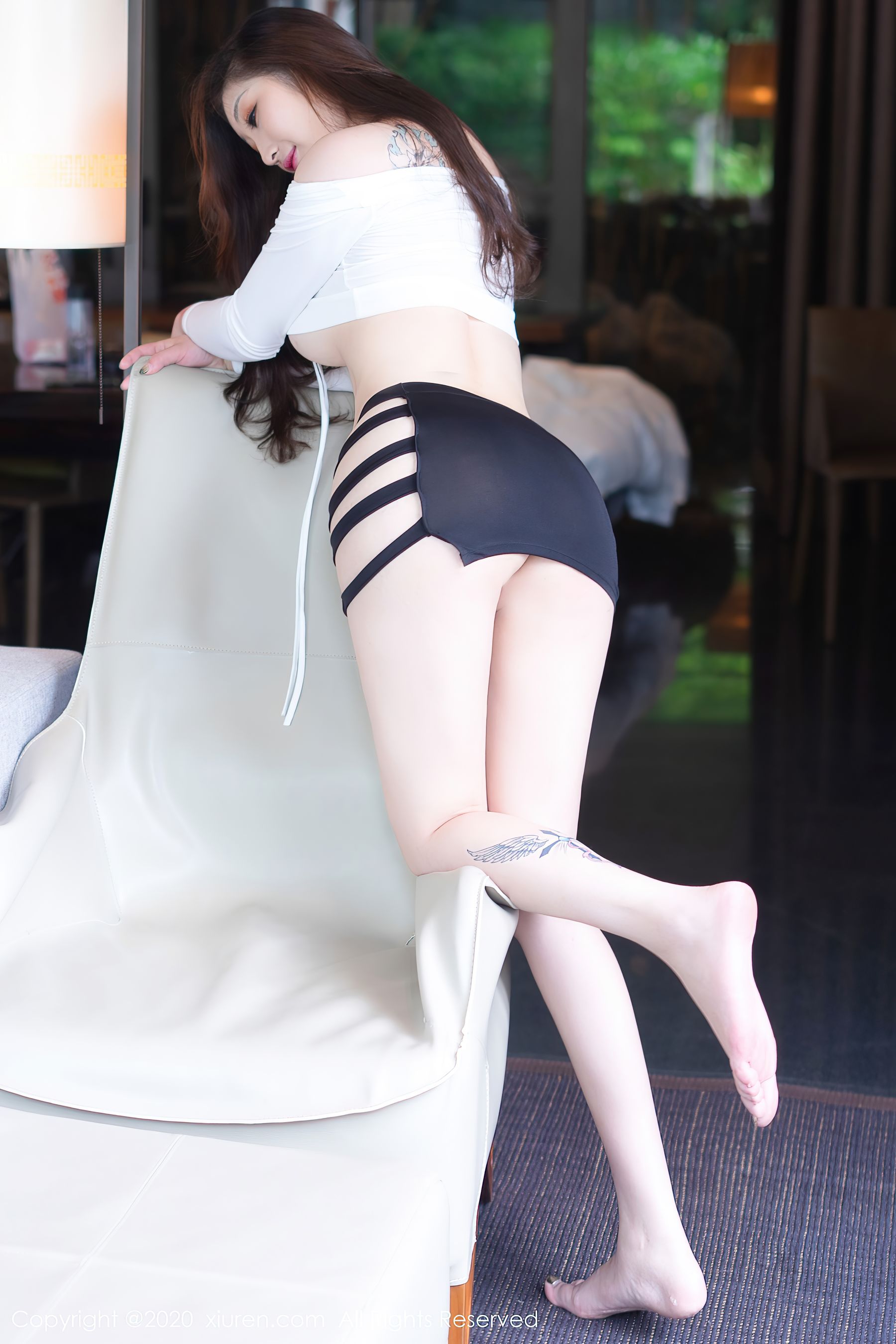 [秀人XIUREN] No.2385 妲己_Toxic - 超短服饰下的丰胸肥臀