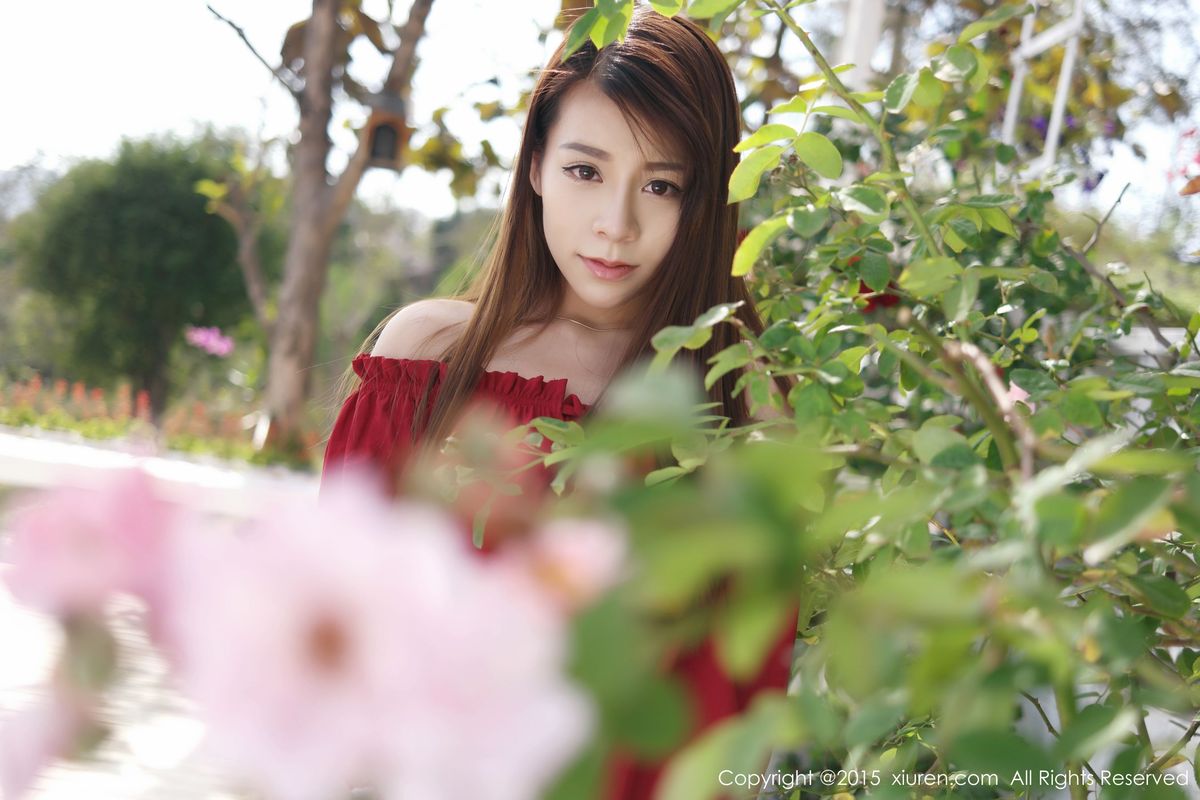 [XiuRen秀人网] 美女模特vetiver嘉宝贝儿抹胸长裙系列泰国旅拍 No.303