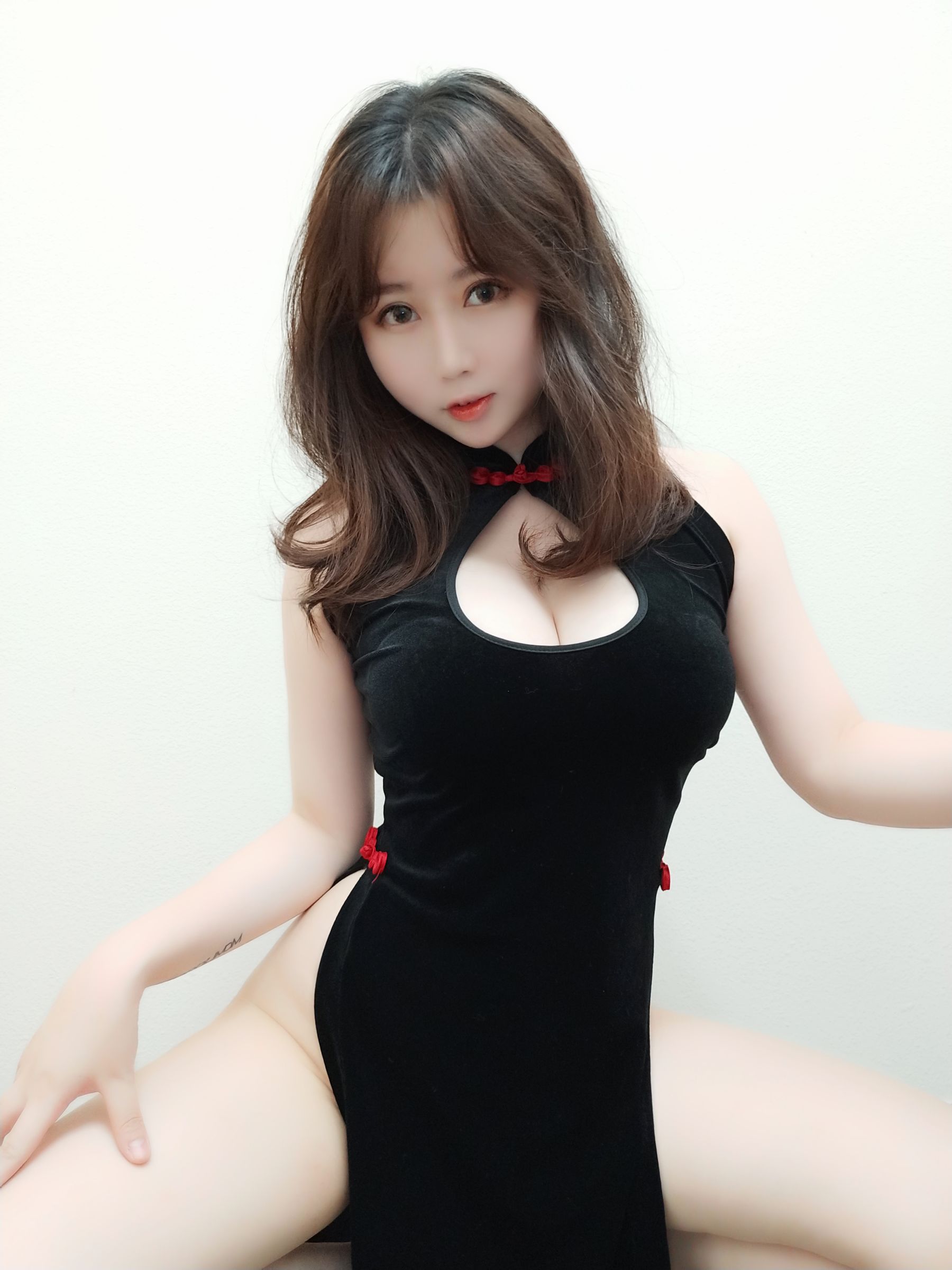 [美女Coser] 是依酱呀 《旗袍》 写真集