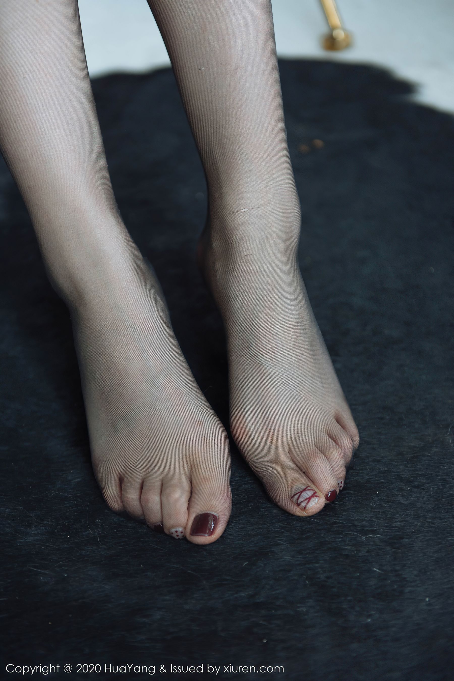 [花漾HuaYang] Vol.255 Angela小热巴 - 粉红西装+蕾丝内衣+黑丝