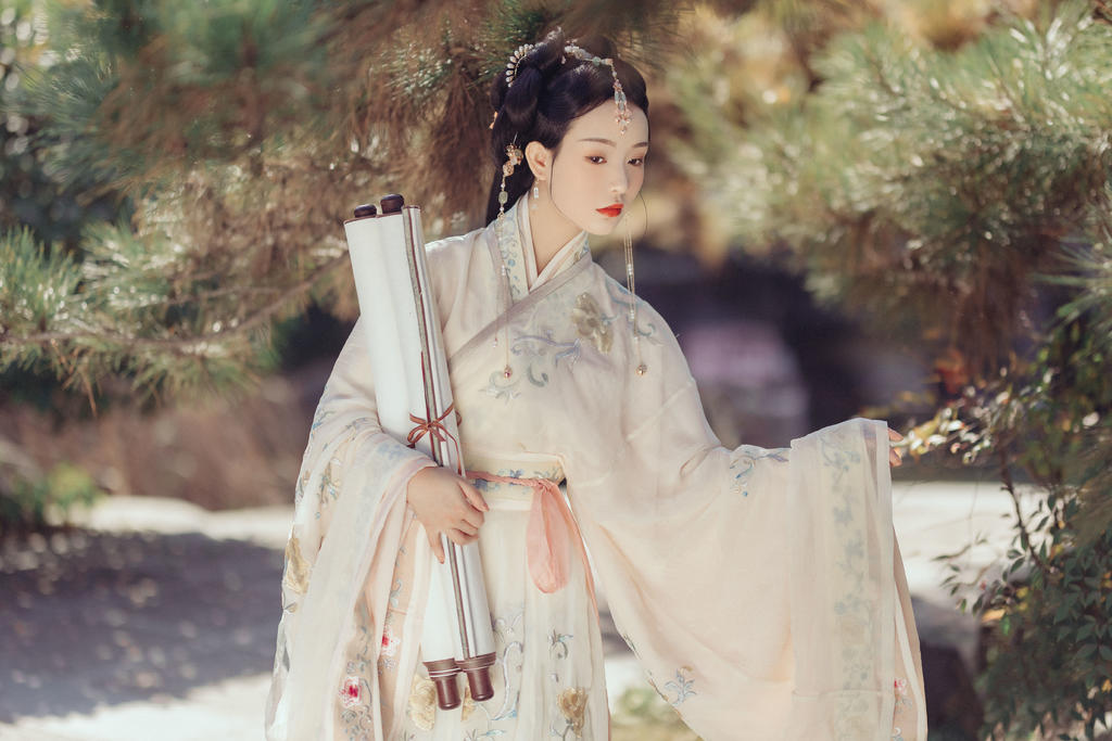 汉服美女红唇雪肤秀雅绝俗美图