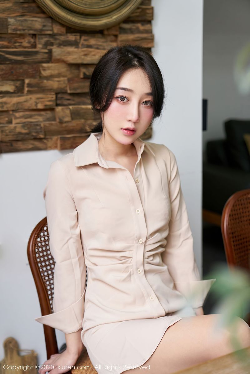 [XiuRen秀人网] 美女模特九月生修长美腿情趣内衣居家女友系列套图 No.2424